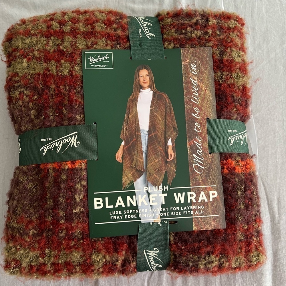 NWT Woolrich Plush Blanket Wrap